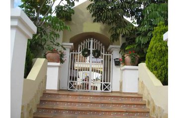 Spania Chata Los Cristianos, Exteriorul